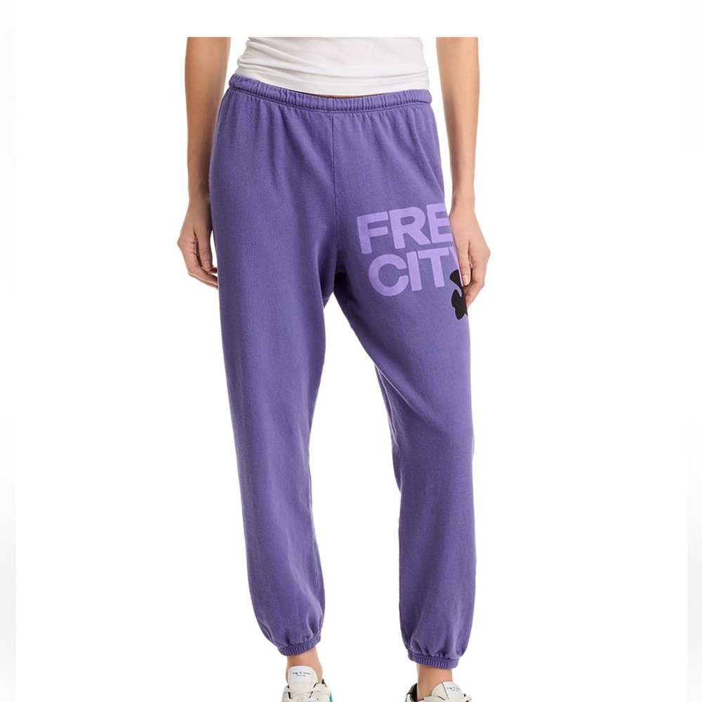 Freecity sweatpants in lavender petal